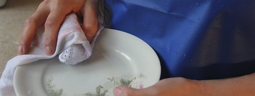 Lavar louça – Como limpar corretamente porcelana e vidro